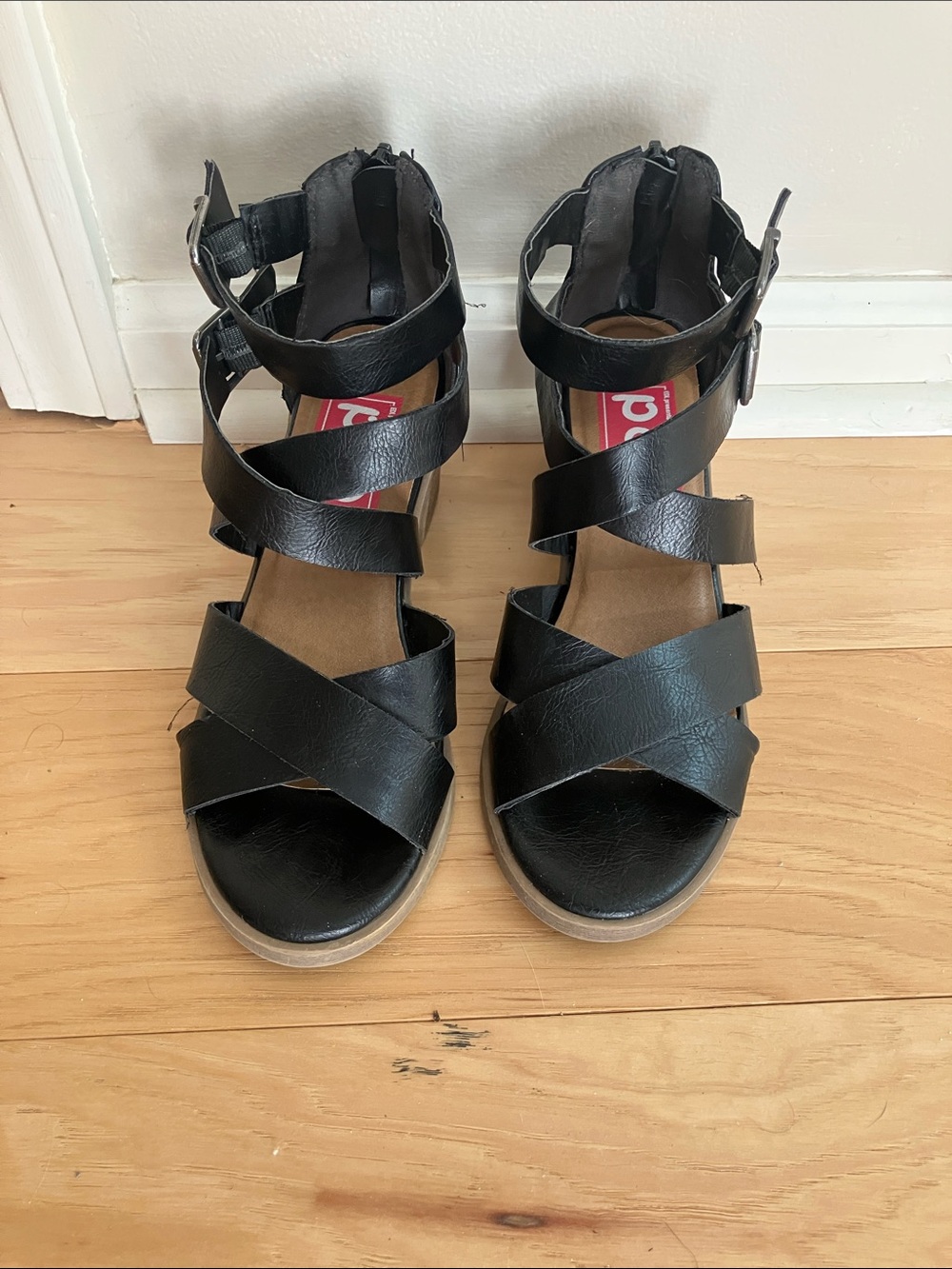 Black Strappy Women’s Sandals size 6M